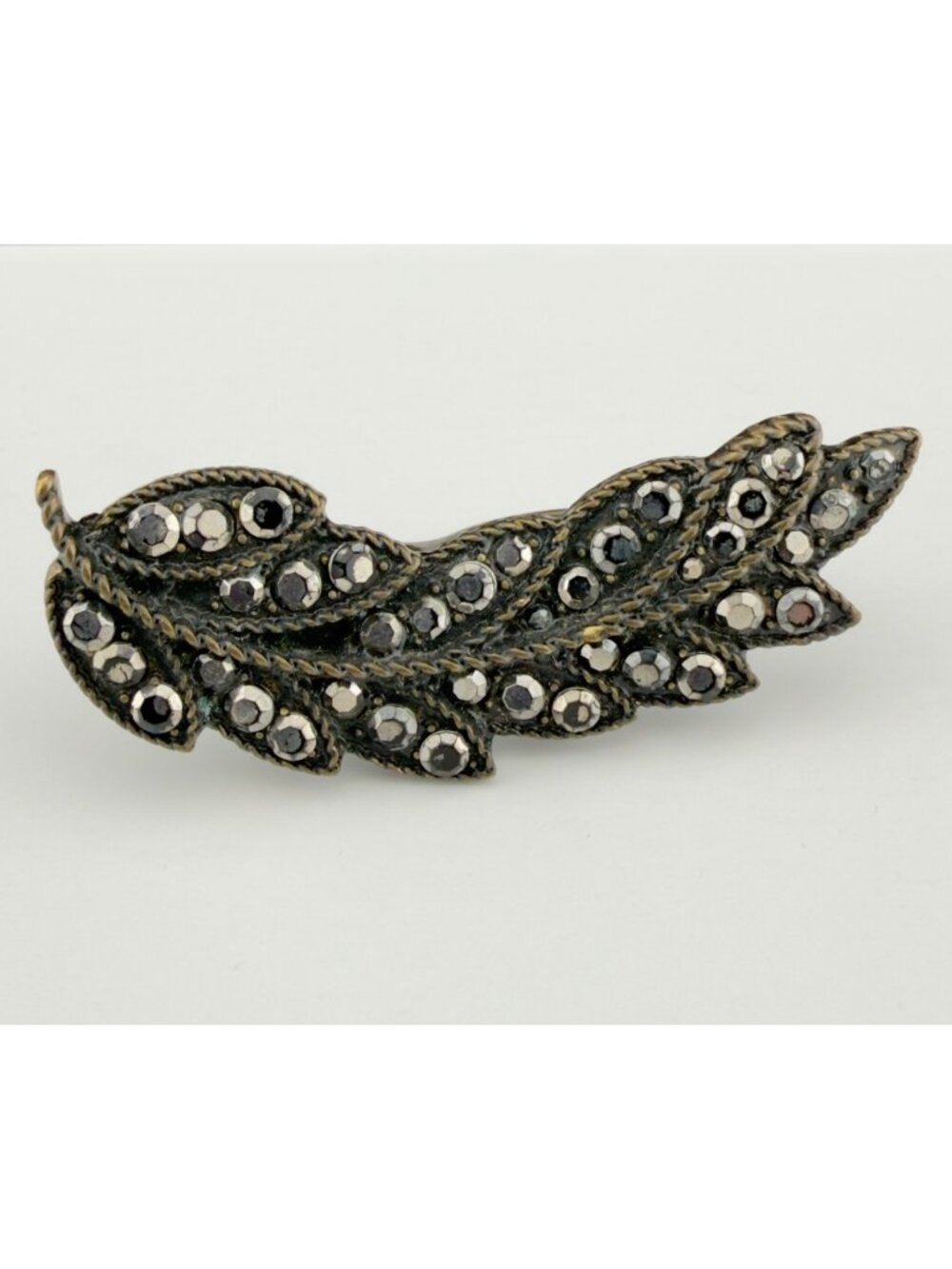 Double Finger Ring Brass Tone Leaf Black Sparkle Festival Boho